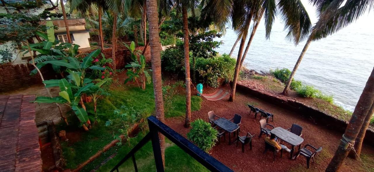 Perch By The Sea Bed and Breakfast Kannur Exteriör bild