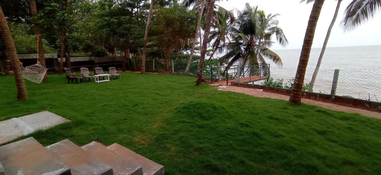 Perch By The Sea Bed and Breakfast Kannur Exteriör bild